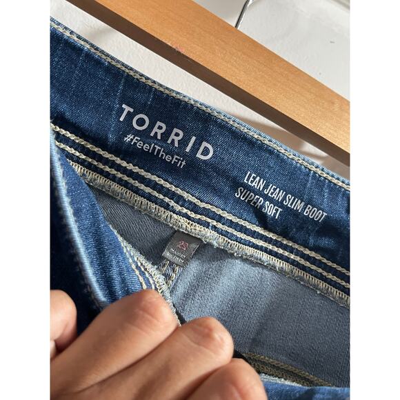 Torrid Lean Jean High-Rise Slim Boot Jean 2S NWT - Picture 3 of 5